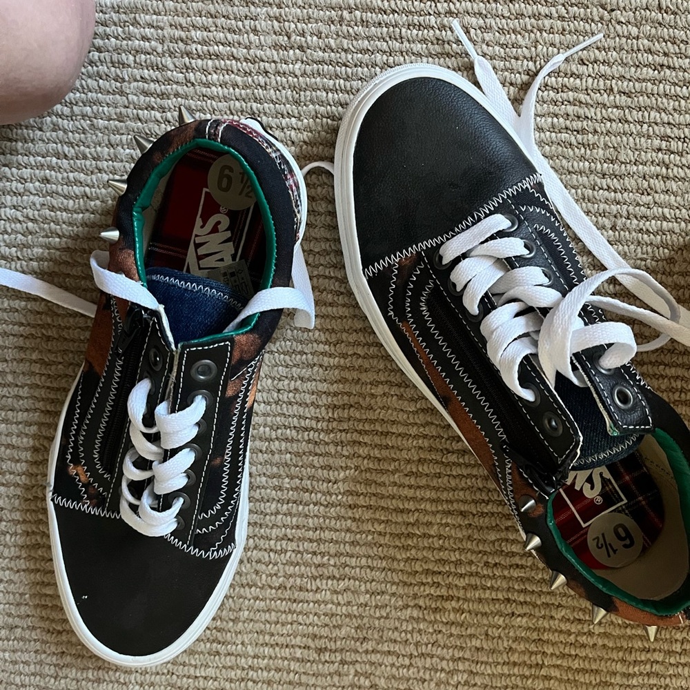 🖤 brand new VaNs🖤